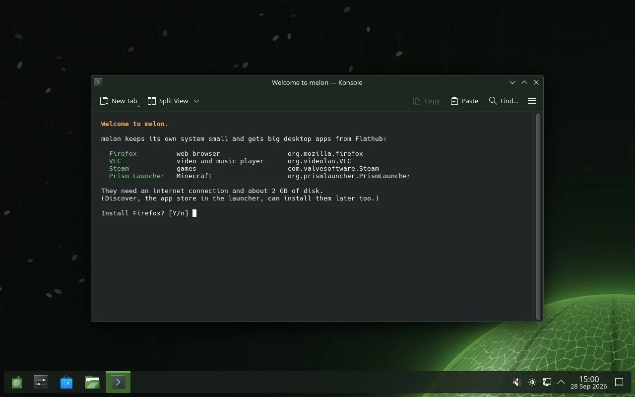 The melon desktop with the welcome window offering Firefox, VLC, Steam and Prism Launcher